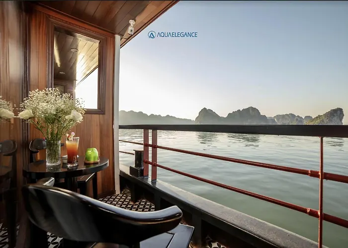 Botel Aqua Elegance Cruise - Bay By Ahg Ha Long