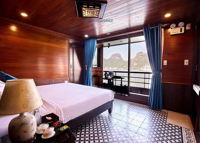 Botel Aqua Elegance Cruise - Bay By Ahg