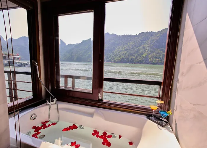 Aqua Elegance Cruise - Bay By Ahg Botel Hạ Long
