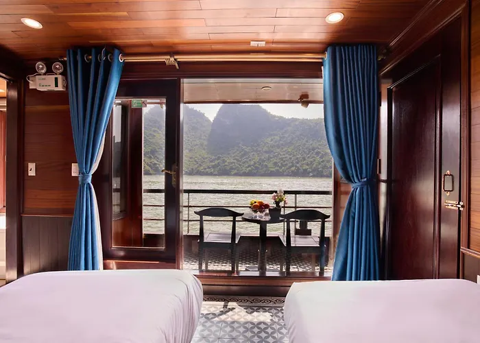 Botel Aqua Elegance Cruise - Bay By Ahg Ha Long