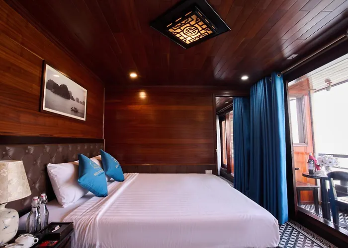 Botel Aqua Elegance Cruise - Bay By Ahg