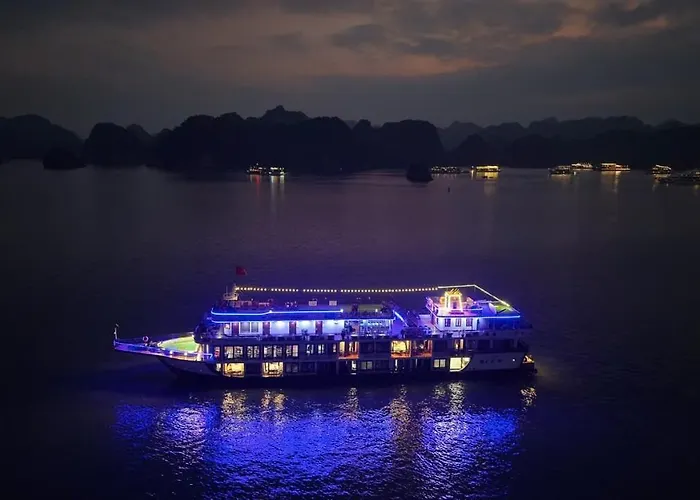 Botel Aqua Elegance Cruise - Bay By Ahg Hạ Long