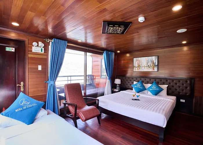 Botel Aqua Elegance Cruise - Bay By Ahg