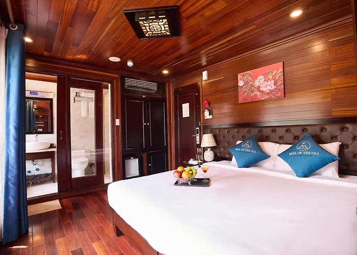 Aqua Elegance Cruise - Bay By Ahg Botel Hạ Long