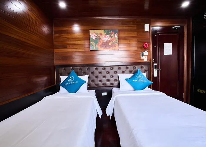 Aqua Elegance Cruise - Bay By Ahg 5* Ha Long