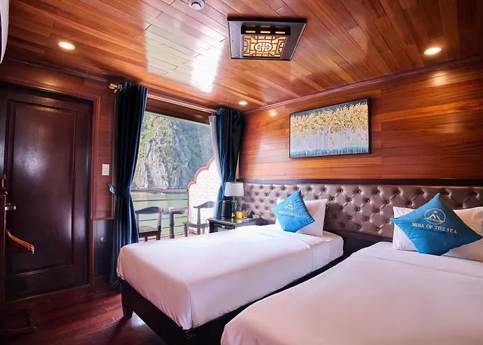 Botel Aqua Elegance Cruise - Bay By Ahg 5*
