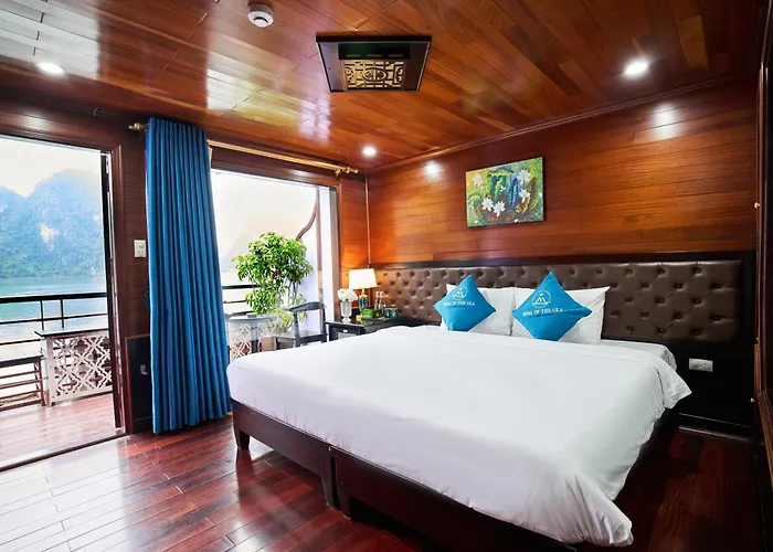 Aqua Elegance Cruise - Bay By Ahg Botel