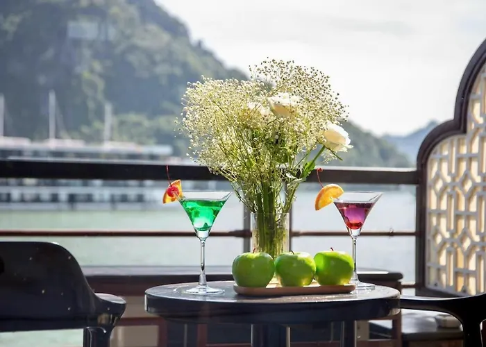 Aqua Elegance Cruise - Bay By Ahg Botel Ha Long