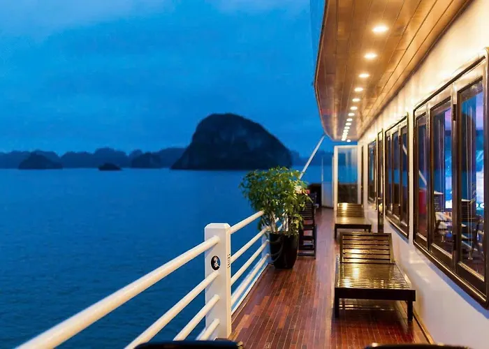 Aqua Elegance Cruise - Bay By Ahg Botel Hạ Long