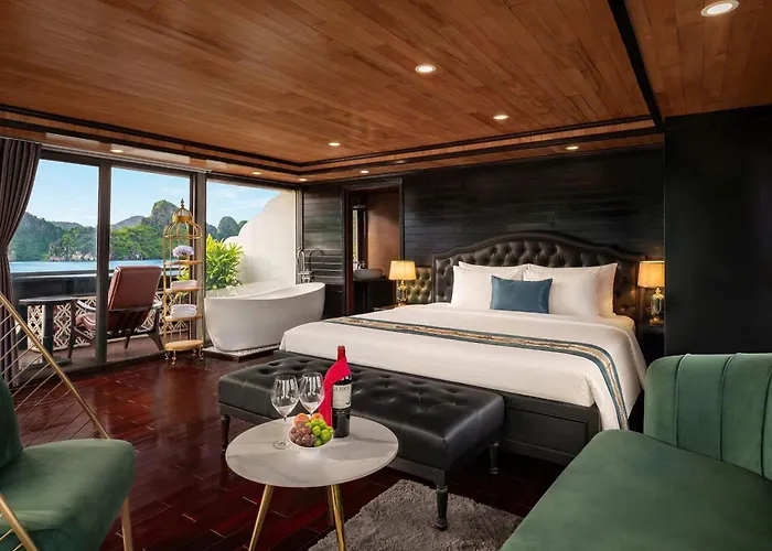 Botel Aqua Elegance Cruise - Bay By Ahg Hạ Long