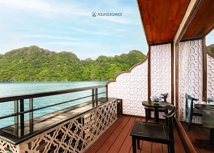 Botel Aqua Elegance Cruise - Bay By Ahg 5*