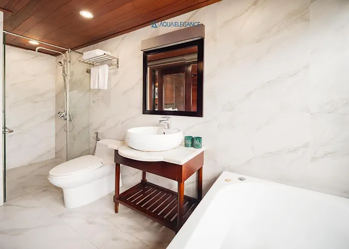 Aqua Elegance Cruise - Bay By Ahg 5* Hạ Long