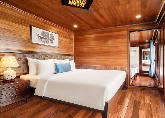 Botel Aqua Elegance Cruise - Bay By Ahg Hạ Long