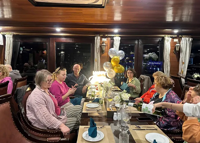Aqua Elegance Cruise - Bay By Ahg